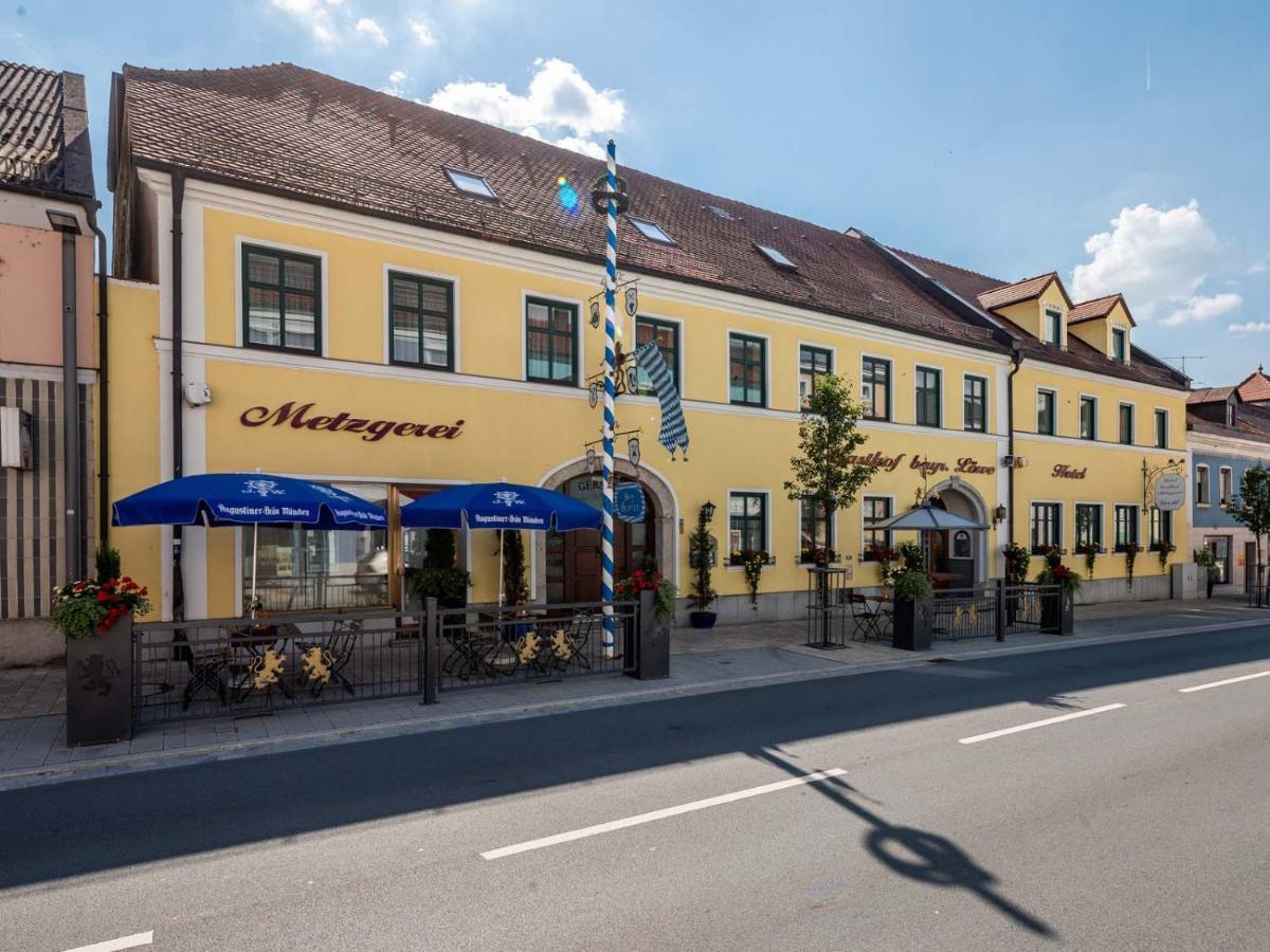 Hotel Bayrischer Löwe Osterhofen Exterior foto